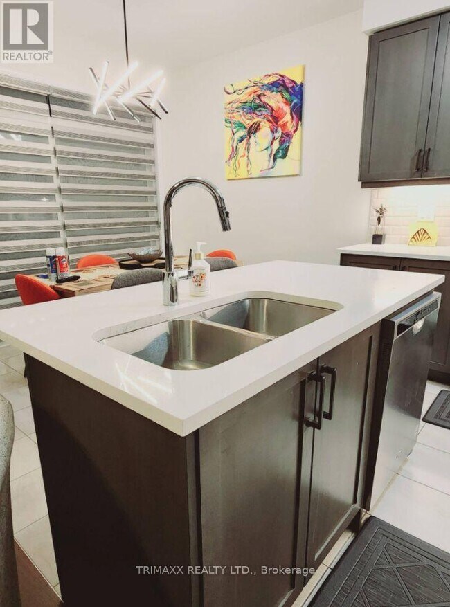 Photo du bâtiment - 63 Alexandra Dr