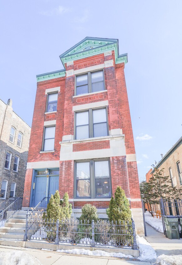 Primary Photo - 1265 N Wolcott Ave