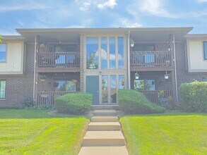 Building Photo - 801 Brook Dr