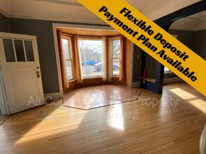 Building Photo - 418 S 6th St