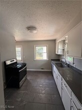 Building Photo - 852 Washington St