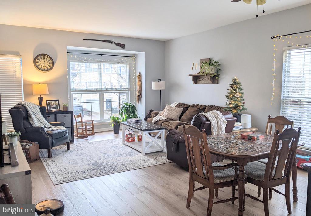 Foto principal - 2256 Forsythia Dr