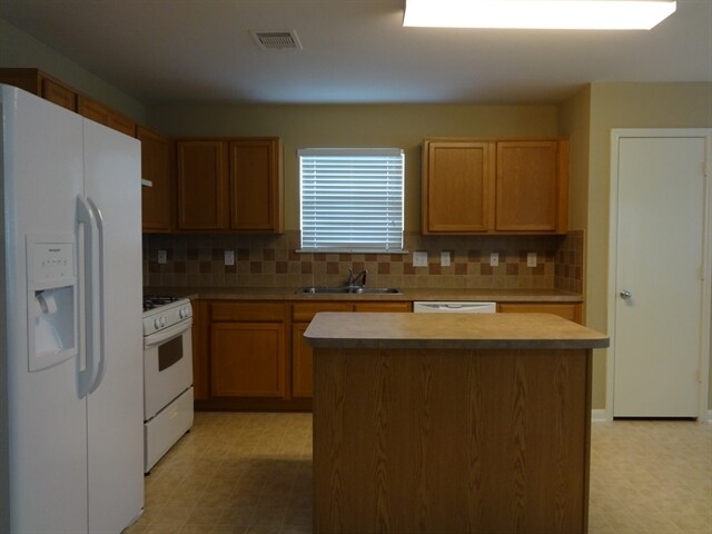 Building Photo - 20707 Cypress Vale Dr