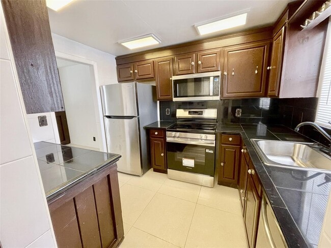 Foto del edificio - 5090 SW 64th Ave