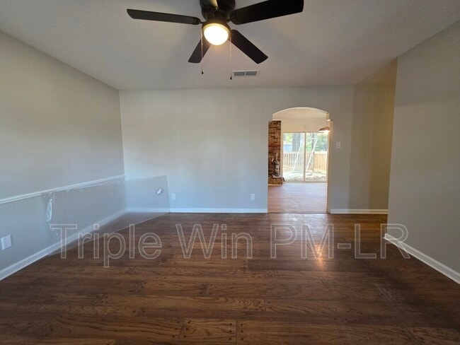 Building Photo - 109 S Longfield Ave