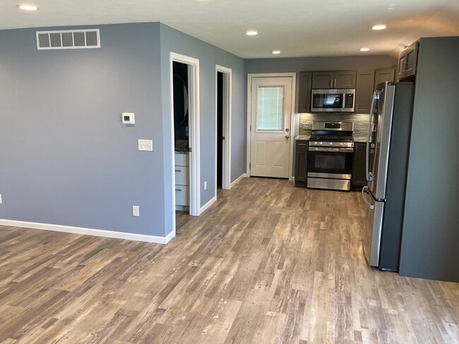 Building Photo - 371 Adele Dr