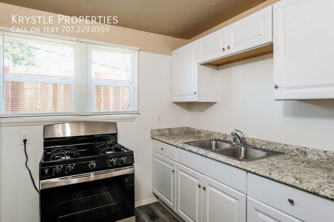 Foto del edificio - Charming 1-Bedroom Cottage w/ Dedicated Pa...