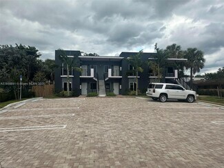 Building Photo - 541 SW 2nd Ct