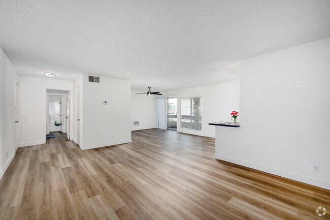 1 habitación, 1 baño + estudio - 850 pies cuadrados - Ridgegate Apartments