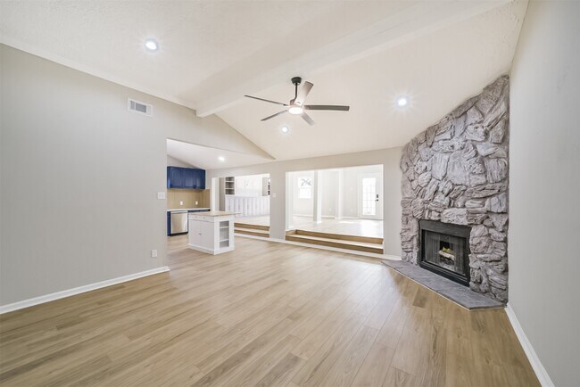 Foto del edificio - 10826 Thorncliff Dr