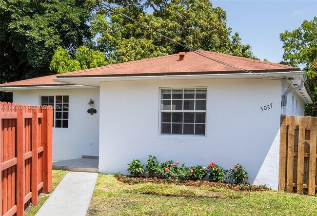 Foto del edificio - 3027 SW 24th St