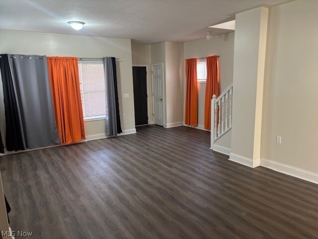 Building Photo - 844 Royal Rd