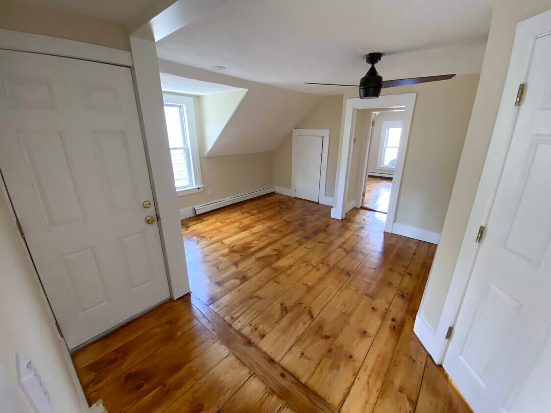 13 Aubin St Unit 3, Amesbury, MA 01913 Apartments in Amesbury, MA