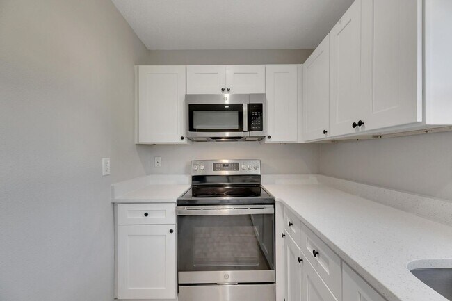 Building Photo - 527 Fox Run Trail