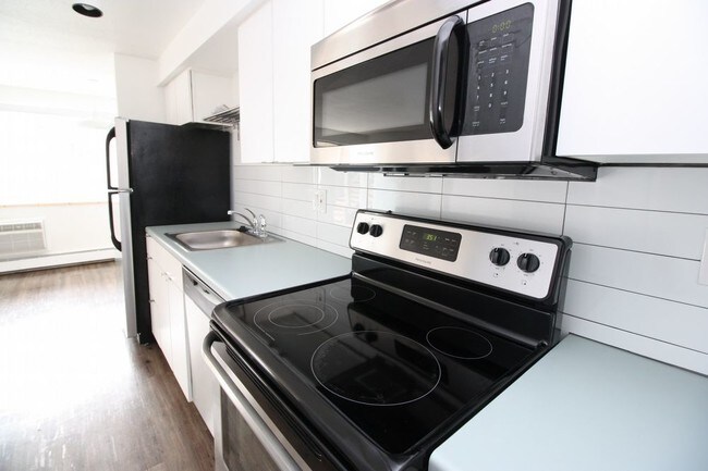 Foto del edificio - 2441 S York St