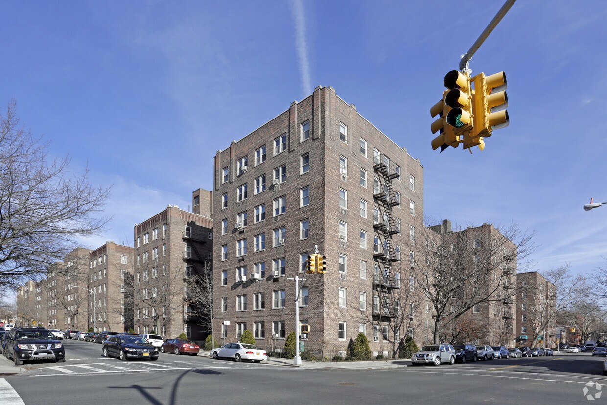 Celtic Park 4310 50th St Woodside, NY Apartments for Rent in