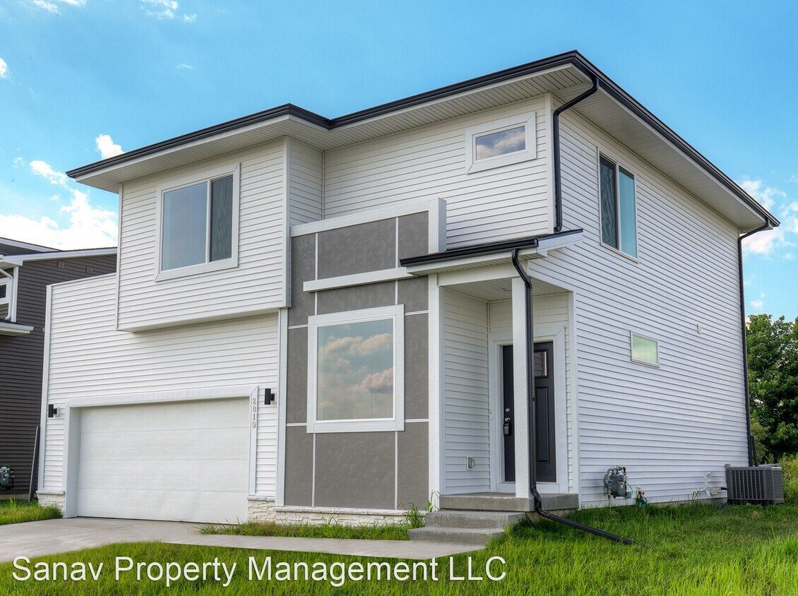 3 br, 2.5 bath House 2819 Kestrel Street House for Rent in Norwalk