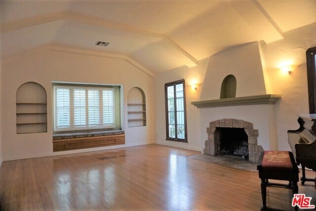 Building Photo - 166 N Arnaz Dr
