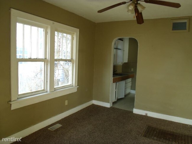Foto del edificio - 2 br, 1 bath House - 431 W Division St