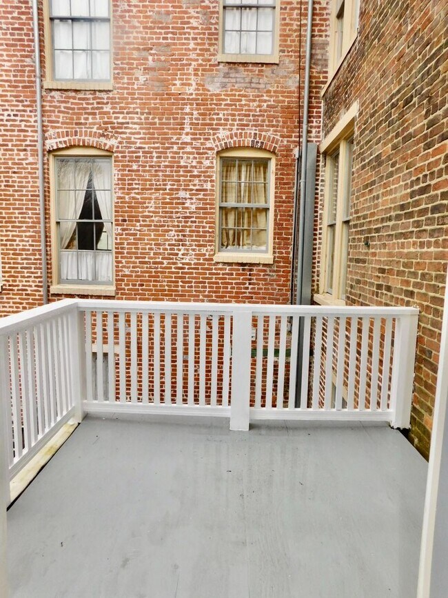 Foto del edificio - 525 W. Washington Street, Unit A, Petersburg