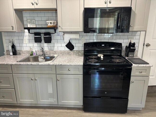 Foto del edificio - 1235 N 8th St