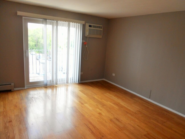 Foto del edificio - 260 Shorewood Dr