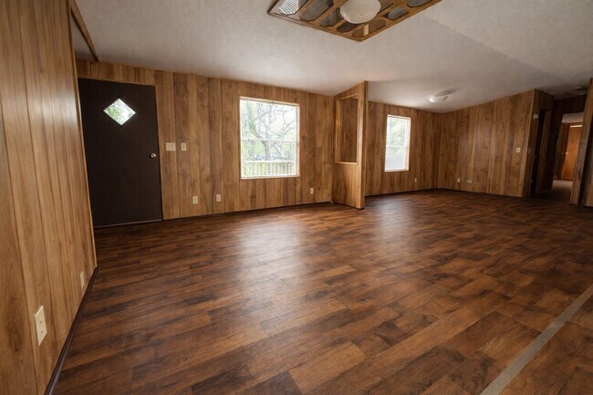 Foto del edificio - 1037 Pecan Valley Rd