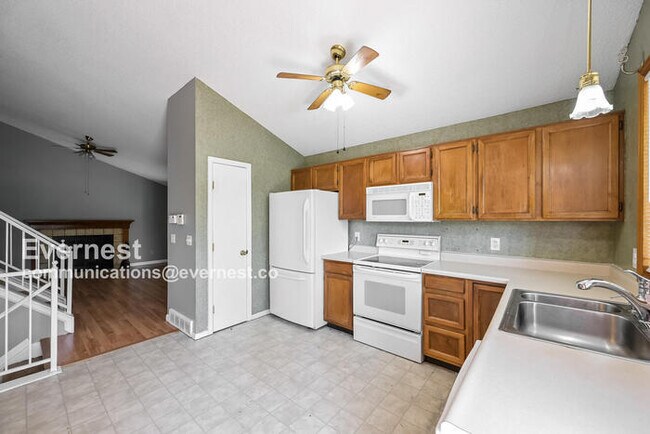 Building Photo - 3904 S Espana St