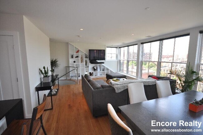 Foto del edificio - 654 Massachusetts Ave