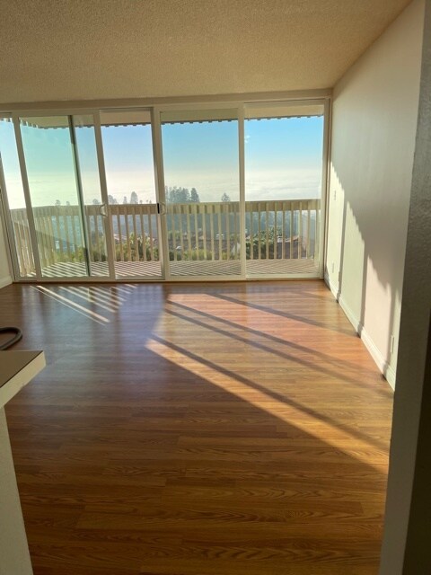 living room - 6542 Ocean Crest Dr
