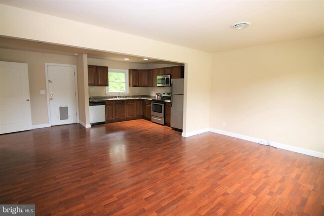 Building Photo - 94 Lingo Dr