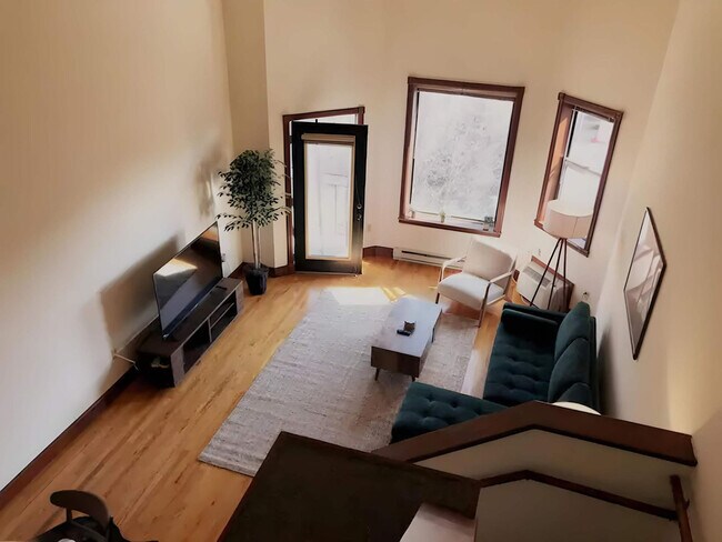 Foto del edificio - 402 W Dayton St