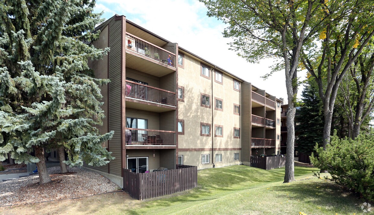 Christopher County Apartments 1112 Hermitage Rd Edmonton, AB