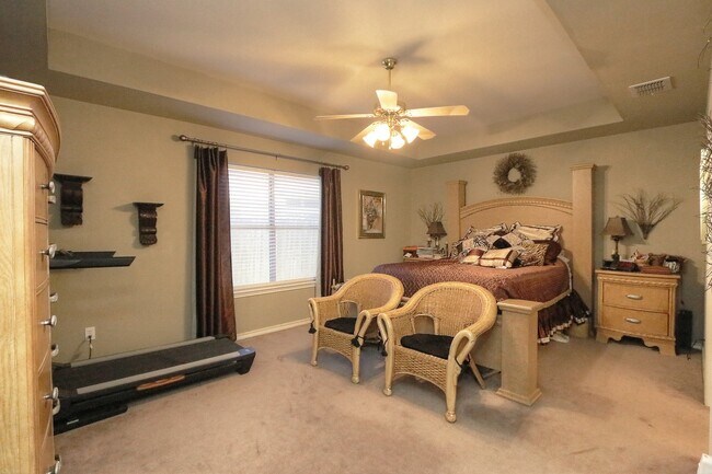 Foto del edificio - 7813 Kingshire Dr