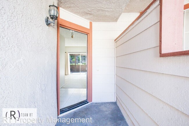 Building Photo - 2 br, 2.5 bath House - Cedar Pointe
