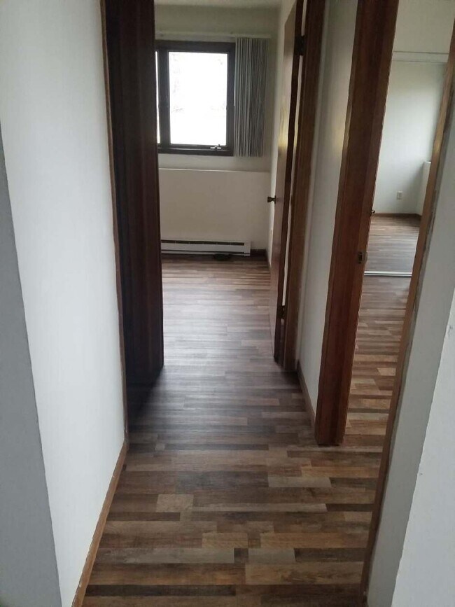 Foto del edificio - 1097 Oakview Dr