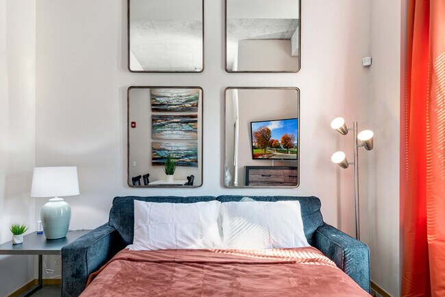 Building Photo - 1710 S McClellan St