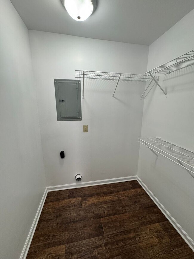 Foto del edificio - 1581 Roberts Rd