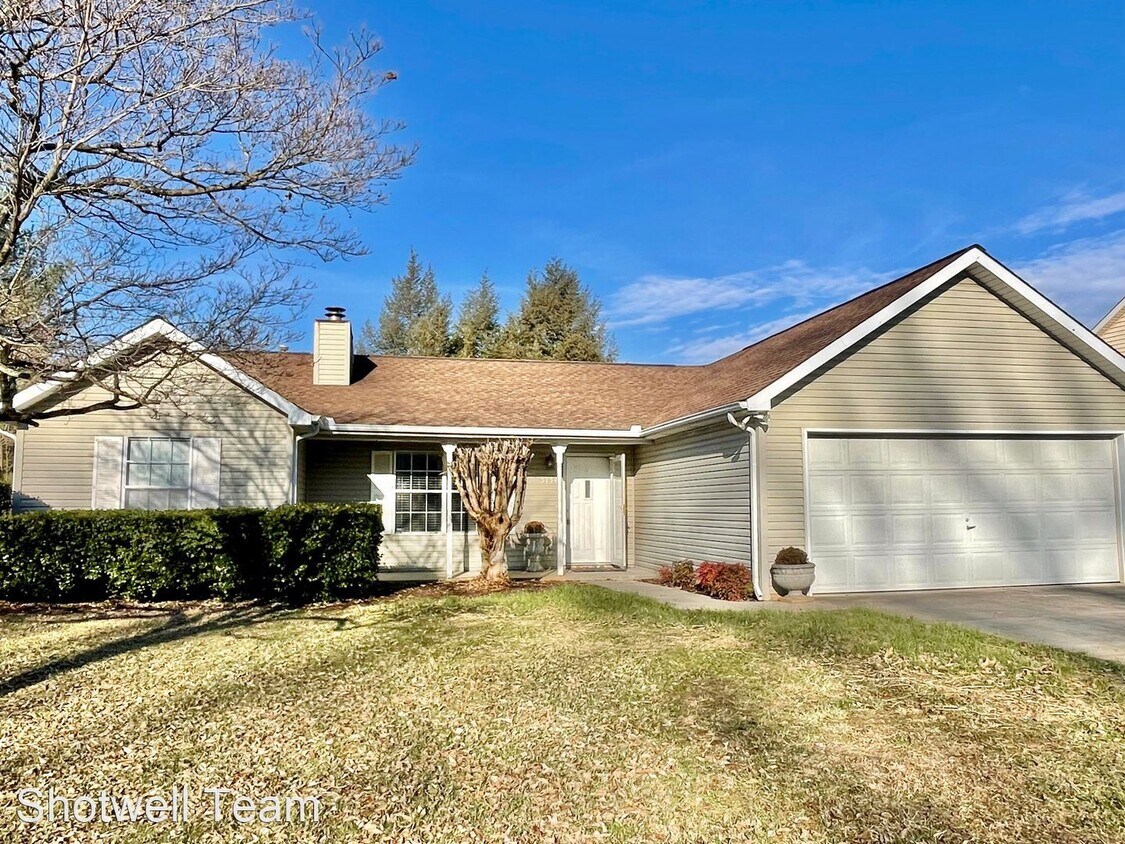 3 br, 2 bath House 5154 Garden Meadow De House Rental in Knoxville, TN
