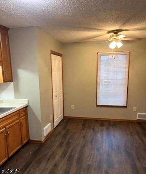 Foto del edificio - 26 Amherst Ct