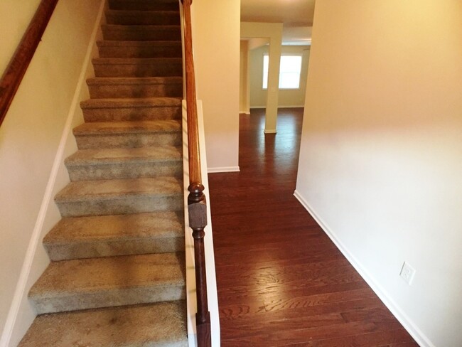 Foto del edificio - Modern 3BR Townhome - Swim/Tennis and More!