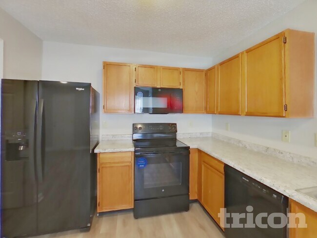 Foto del edificio - 121 Winterwood Dr