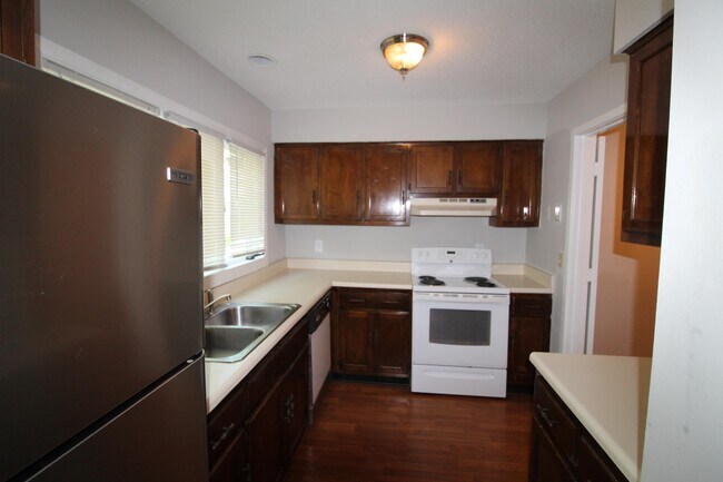 Building Photo - 228 Westbrooke Dr