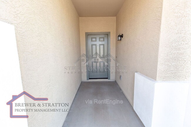 Building Photo - 495 E Rio Pl