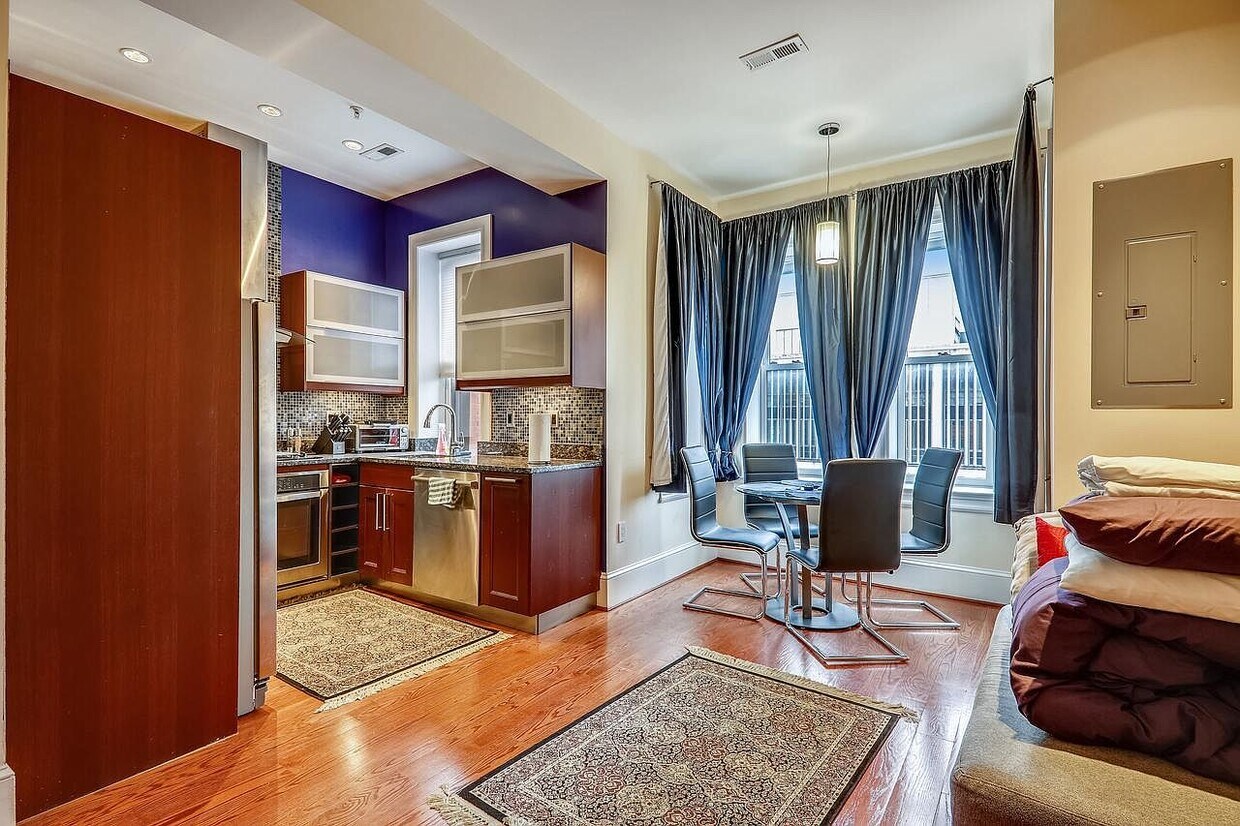 Primary Photo - 1229 15th St NW