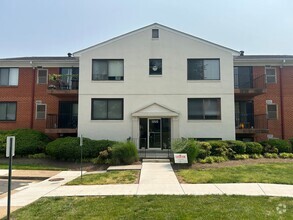 Building Photo - 125 Clubhouse Dr SW