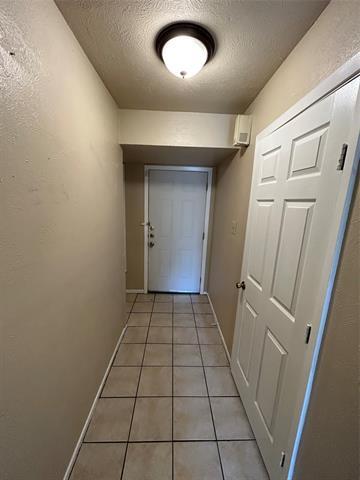 Building Photo - 1105 E Cober Dr