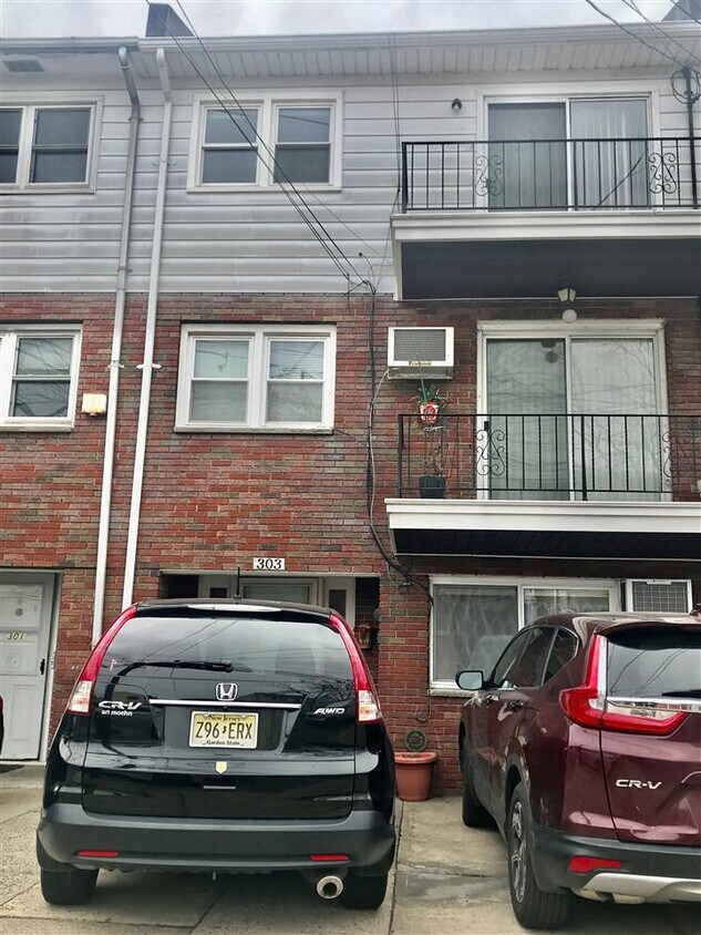 303 Neptune Ave 303 Neptune Ave