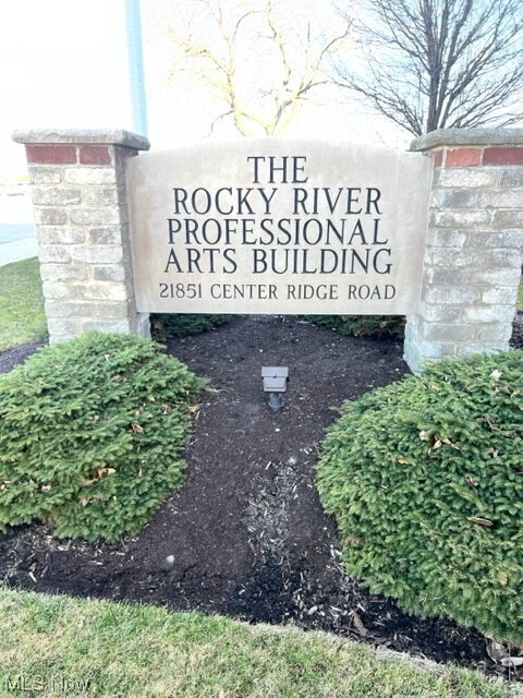 Foto principal - 21851 Center Ridge Rd