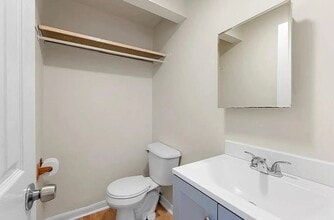 Building Photo - 2049 Berkshire Cir
